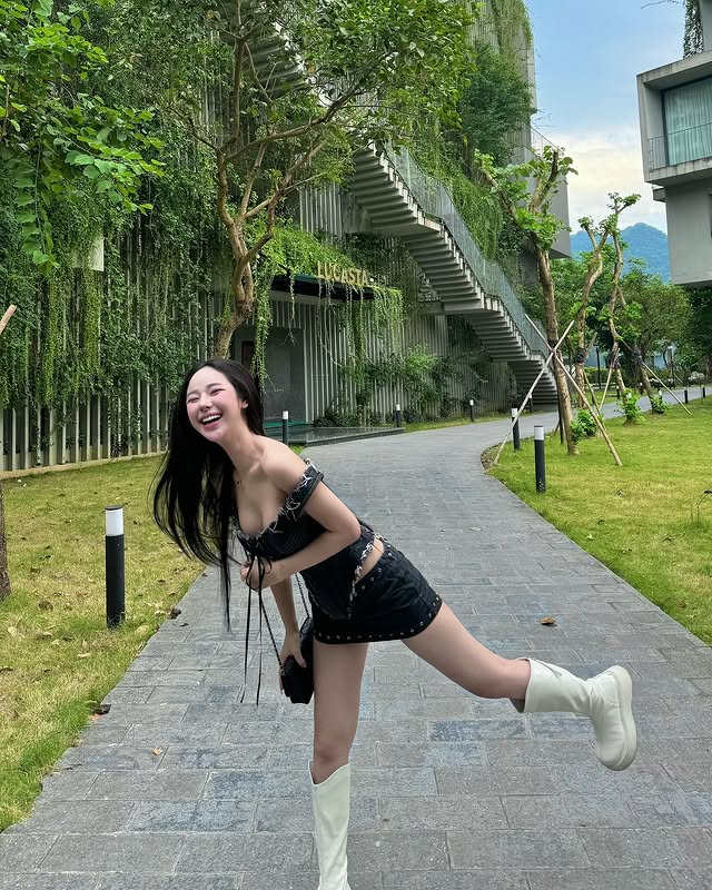 uyen-ni-va-fan-phan-ung-tich-cuc